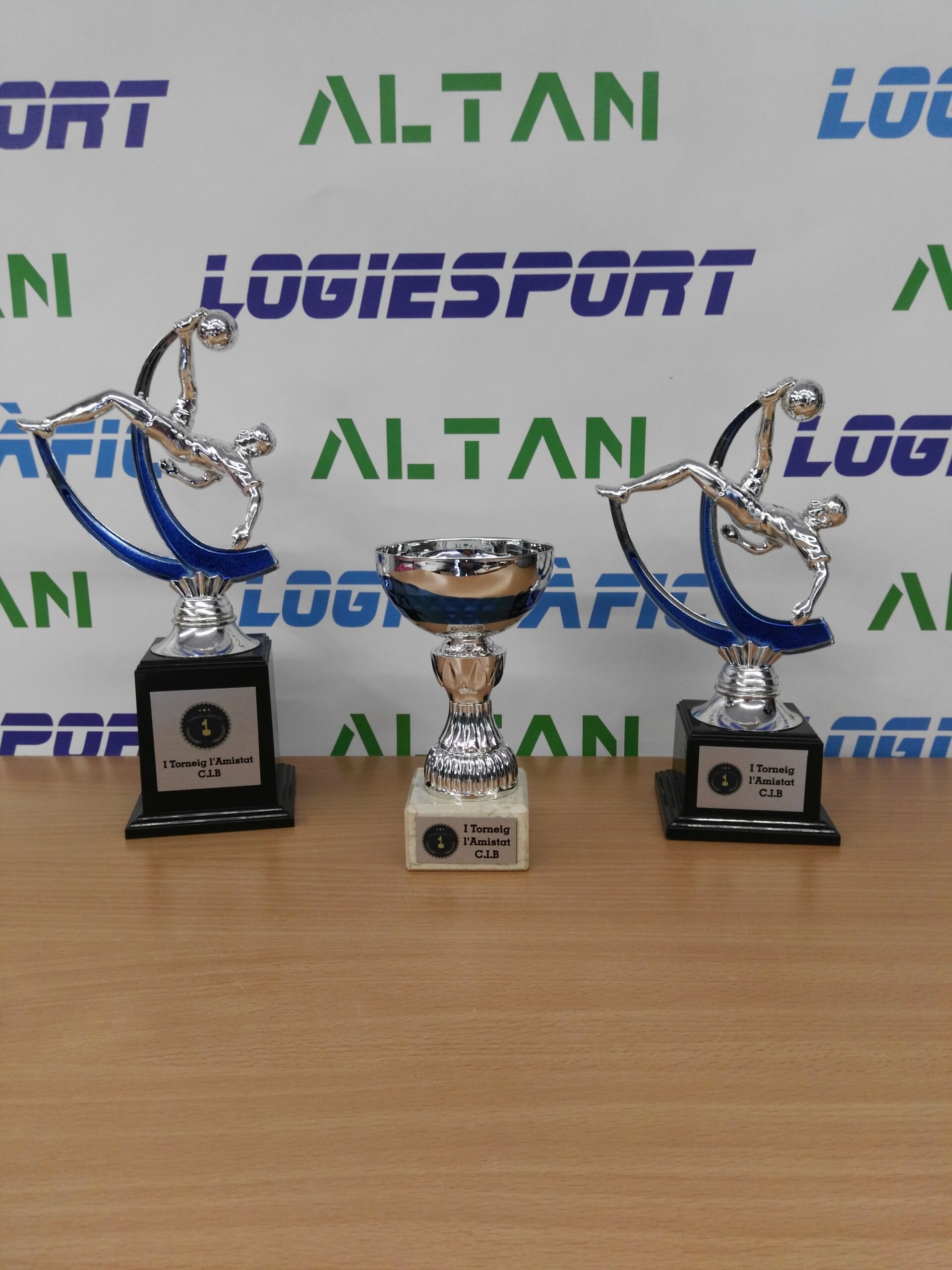 dav Trofeus fets per Logigràfic, marcatge i estampació de tèxtils.